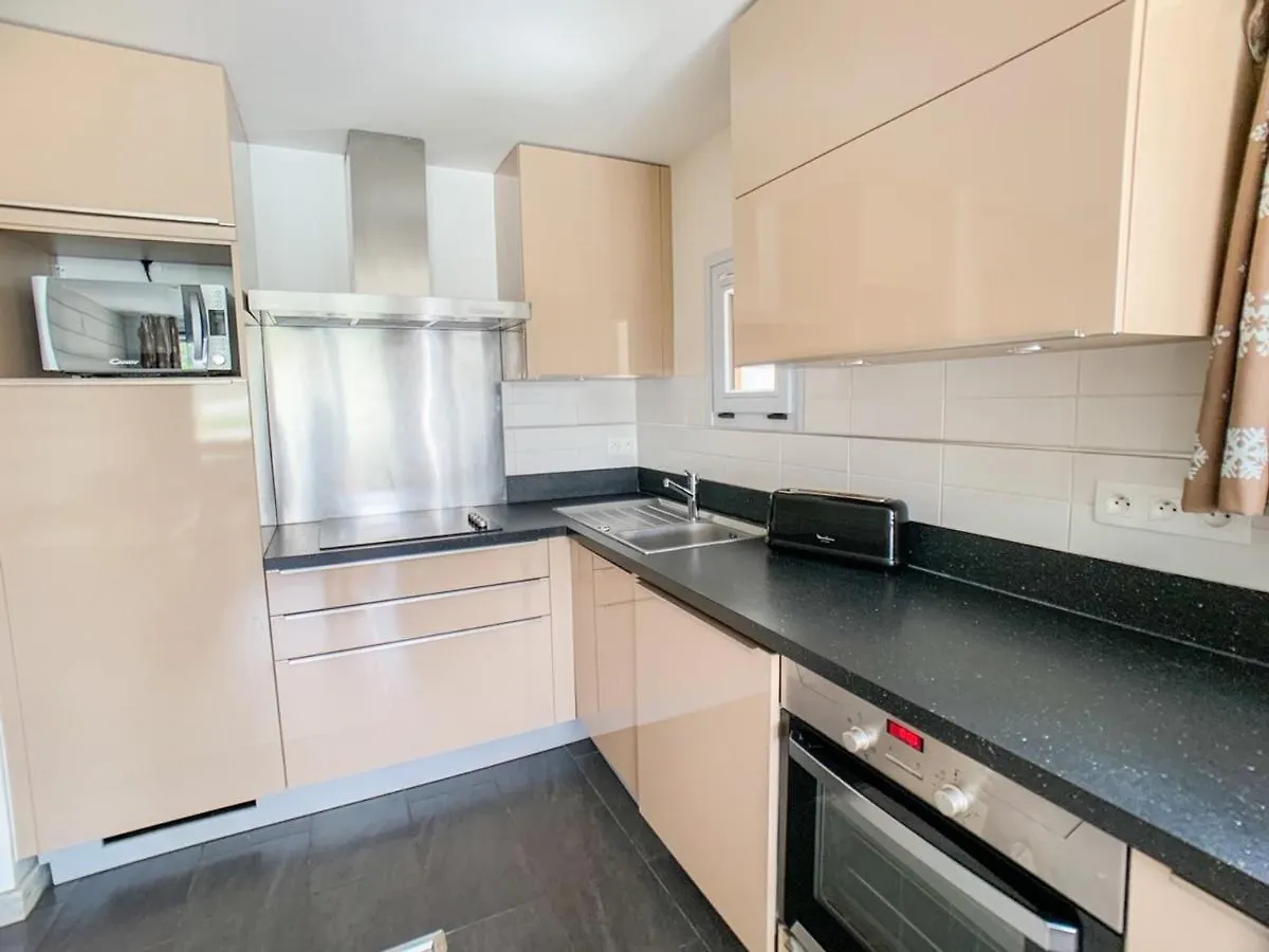 Апартаменты T3 Renove Lumineux, Ski Aux Pieds, Balcon Sud, Proche Commerces Et Pistes, 9 Couchages, Tignes. - Fr-1-502-477